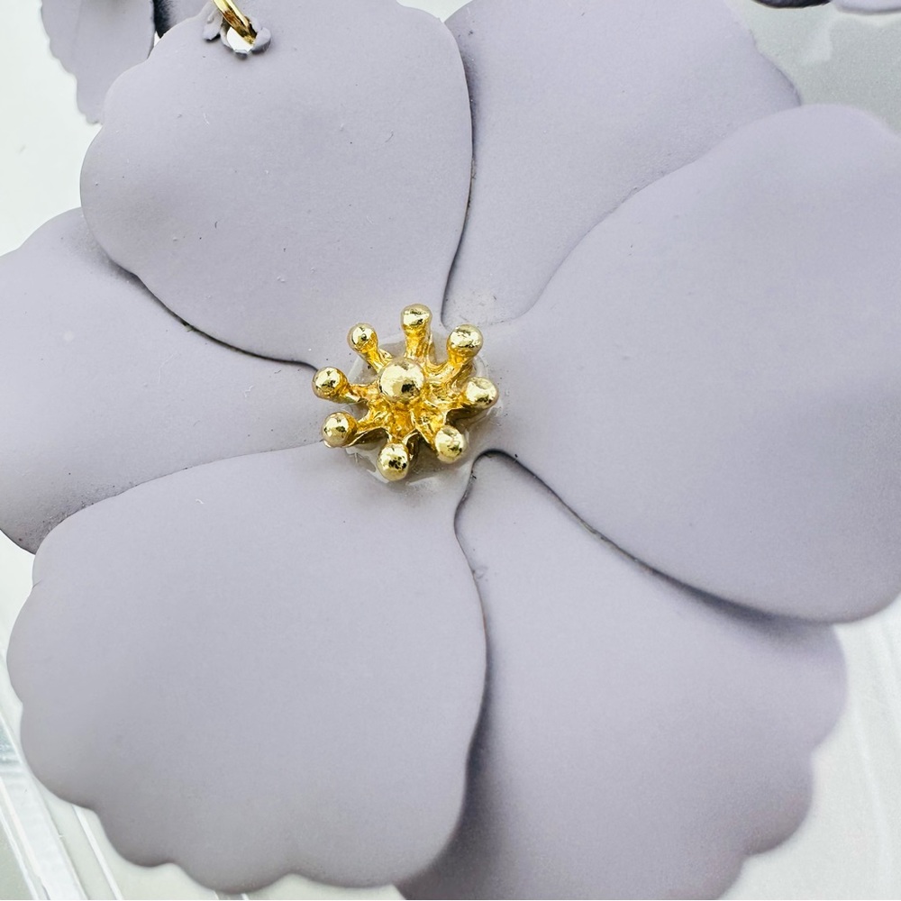 VINTAGE ELLEN TRACY PURPLE LAVENDER FIGURAL FLOWER GOLD DANGLE EARRINGS